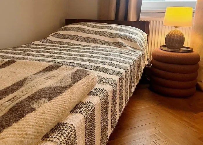 아파트 The Modern Antique *