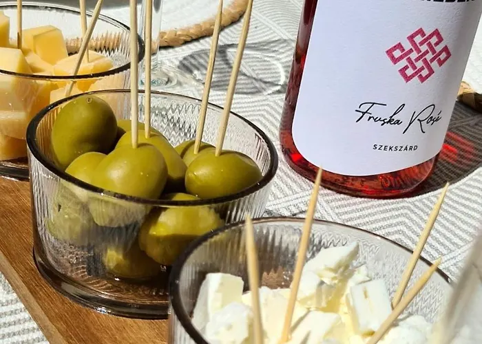 아파트 The Modern Antique